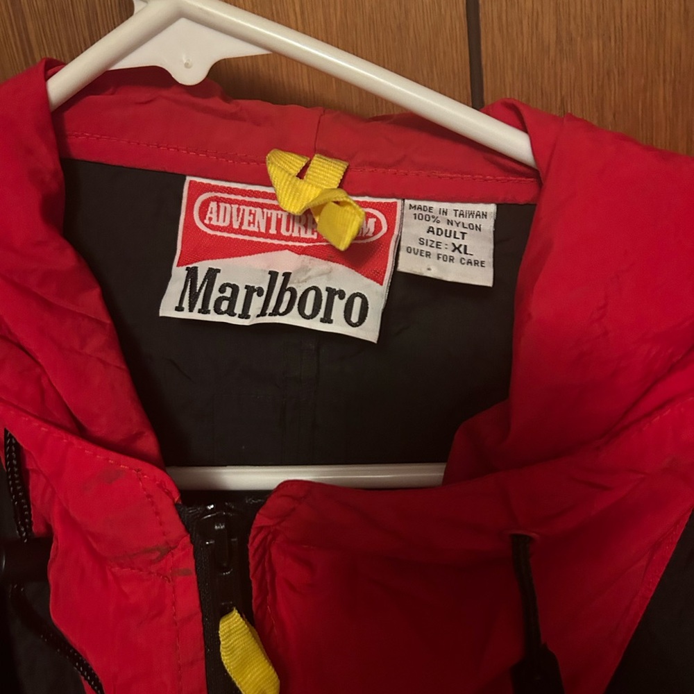 VTG Marlboro Country Tracksuit Red and Black Jacket w/ matching pants and bag - Picture 10 of 13